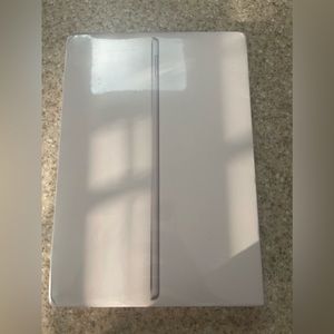 iPad 9th Generation/ 64GB (SILVER) BRAND NEW‼️‼️‼️ Still in packaging.